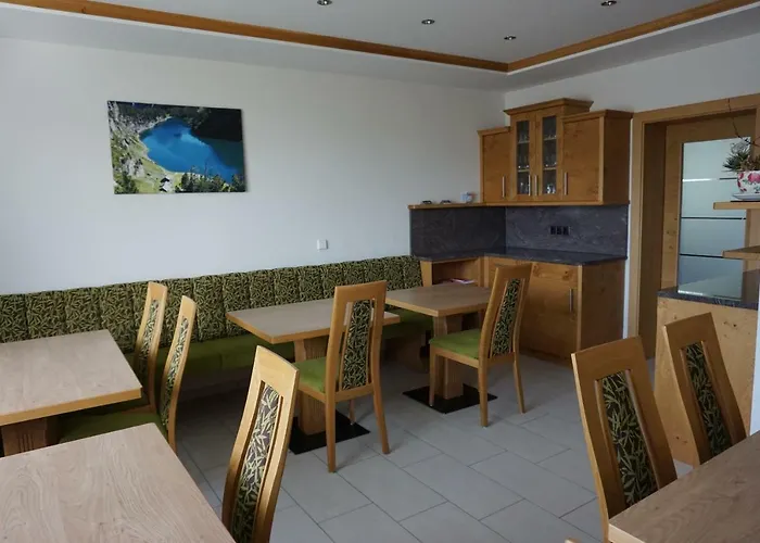 Arnika بيت ضيافة 4*